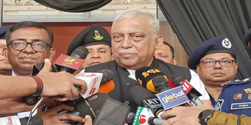 পলাতক জঙ্গিদের ধরতে সর্বাত্মক চেষ্টা চলছে।। স্বরাষ্ট্রমন্ত্রী