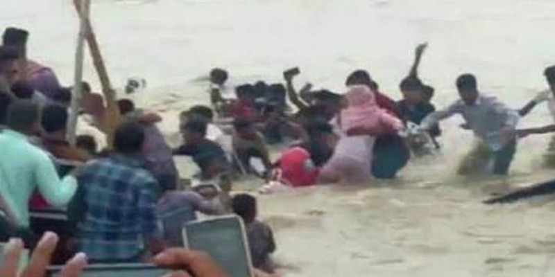 তিতাস নদীতে নৌকা ডুবে নিহত ২।।