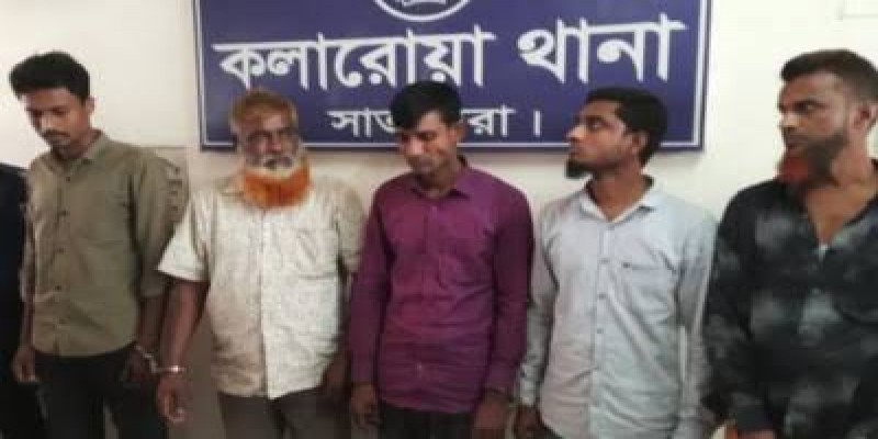 কলারোয়ায় পুলিশ-ডাকাত পাল্টাপাল্টি গুলি।। আটক ৬