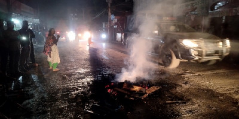 সাভারে এলাকাবাসীর সঙ্গে শিক্ষার্থীদের সংঘর্ষ।।পরিস্থিতি থমথমে