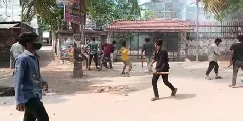 নরসিংদী জেলা বিএনপি কার্যালয়ে গুলি-ভাঙচুর।।