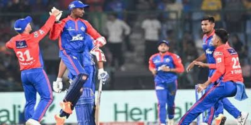 মোস্তাফিজকে ফিরিয়েও হারের বৃত্তেই দিল্লি।।