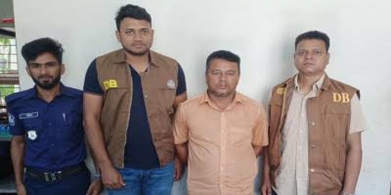 নরসিংদীতে অস্ত্র-গুলিসহ সন্ত্রাসী গ্রেপ্তার।।
