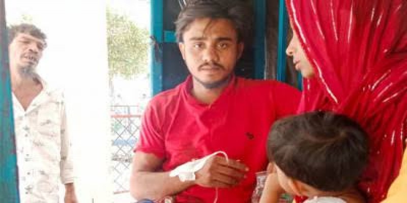 নারায়ণগঞ্জে সংঘর্ষে ৩ শ্রমিক গুলিবিদ্ধ ।।