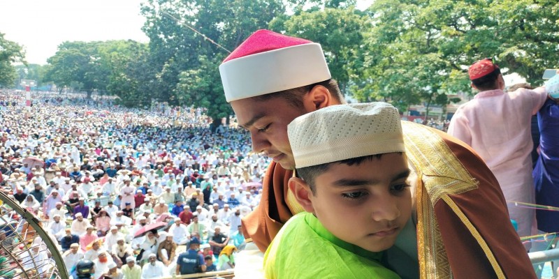 শোলাকিয়ায় দেশের বৃহৎ ঈদের জামাতে লাখো মুসল্লির নামাজ আদায়