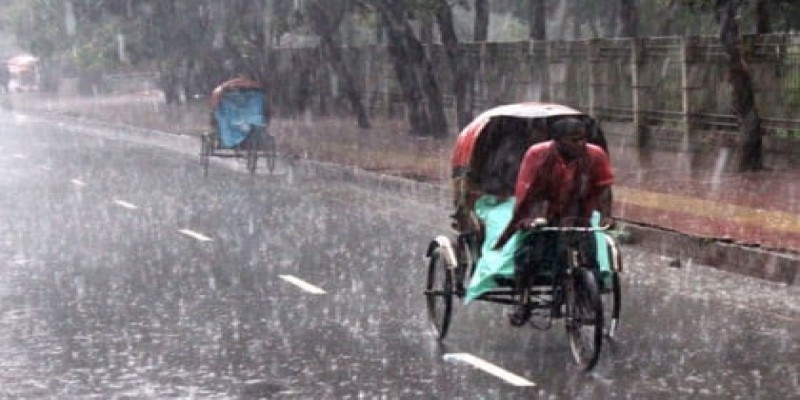 আজ ঢাকা ও আশপাশ এলাকায় বজ্রসহ বৃষ্টি হতে পারে।।