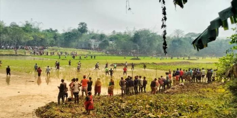 ফরিদপুরে ছবি তোলা নিয়ে ৬ গ্রামের সংঘর্ষ।। আহত ৩০
