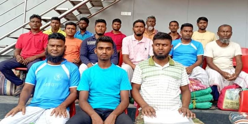 ঘূর্ণিঝড়ে ভারতে আটকা পড়া ১৫ জেলেকে দেশে হস্তান্তর ।।