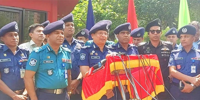 জঙ্গিবাদে মুষ্টিমেয় লোক জড়িত।।আইজিপি