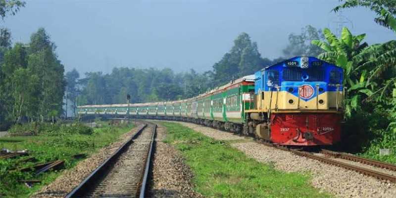 ঢাকা-ময়মনসিংহ রুটে ট্রেন চলাচল ব্যাহত ।।