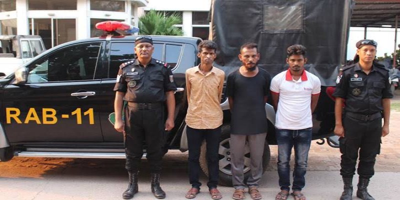 নারায়ণগঞ্জ বন্দরে ৭৬৫০ ইয়াবাসহ আটক ৩ ।।