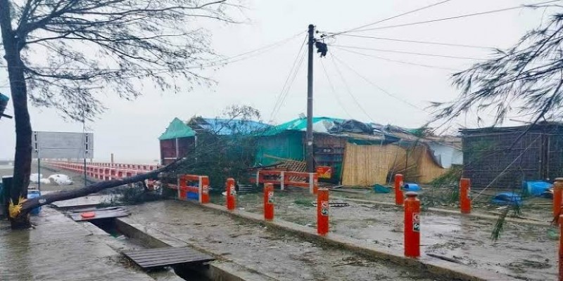 বসতভিটায় ফিরছেন আড়াই লাখ উপকূলবাসী ।।