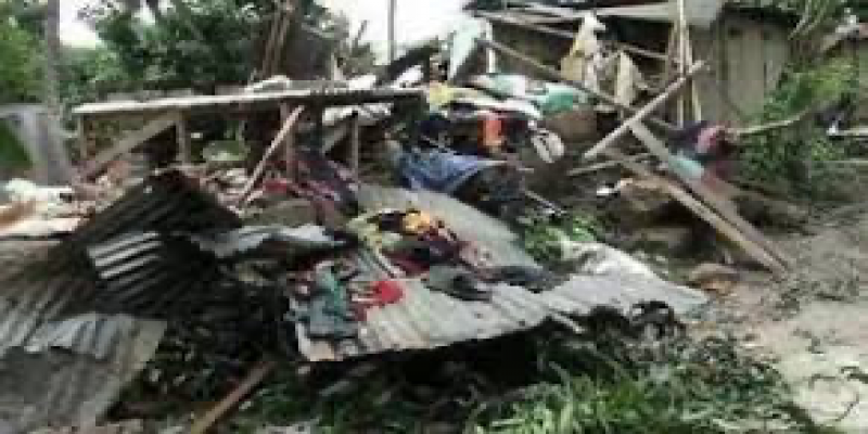 কালবৈশাখী ঝড়ে লন্ডভন্ড কলকাতা ।।