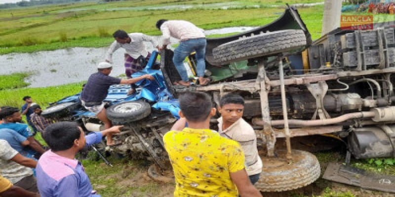 জৈন্তাপুরে ট্রাক-পিকআপ ভ্যানের সংঘর্ষে নিহত ২।।