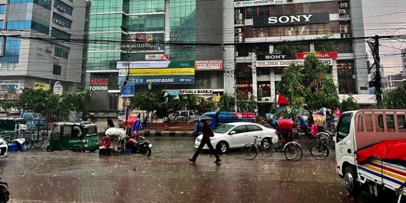রাজধানীতে ঝড়ো হাওয়ার সঙ্গে বৃষ্টি, বিভিন্ন অঞ্চলে কালবৈশাখী ।।