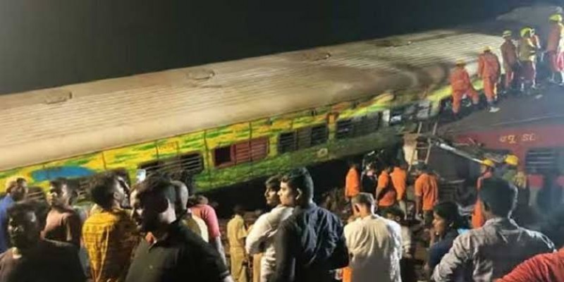 ভারতে  ট্রেন দুর্ঘটনা, নিহতের সংখ্যা বেড়ে ২০৭