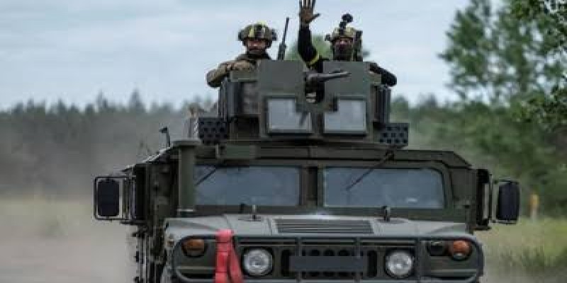 পূর্ব ফ্রন্টে ইউক্রেনীয় সেনারা অগ্রসর হচ্ছে ।। কিয়েভ