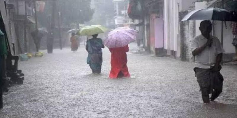 ভারি বর্ষণের পূর্বাভাস ।। সমুদ্রবন্দরে সতর্কসংকেত