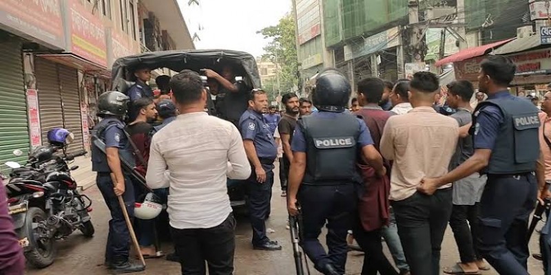 কুমিল্লায় যুবদলের বিক্ষোভ মিছিলে পুলিশের সঙ্গে নেতাকর্মীদের সংঘর্ষ ।। আটক ১০
