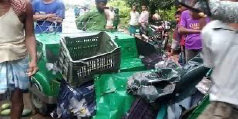 মানিকছড়িতে অটোরিকশা-কাভার্ডভ্যান সংঘর্ষ ।। নিহত ২