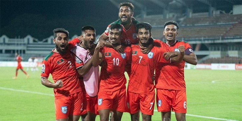 ভুটানকে উড়িয়ে ১৪ বছর পর সাফের সেমিতে বাংলাদেশ ।।