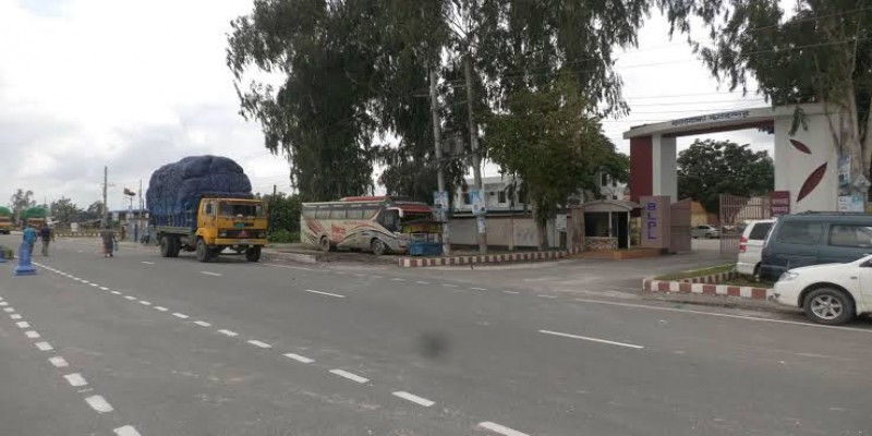 ভারত-ভুটান দ্বন্দ্বে বাংলাবান্ধায় আমদানি বন্ধ ।।
