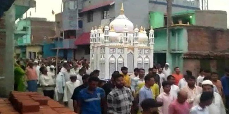 তাজিয়া মিছিলে বিদ্যুৎস্পৃষ্ট হয়ে ৪ জনের মৃত্যু॥ আহত ১০