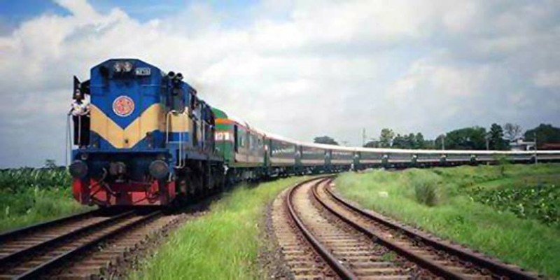 ভারতের মহারাষ্ট্রে চলন্ত ট্রেনে নিরাপত্তা রক্ষীর গুলি॥এক সহকর্মীসহ নিহত ৪