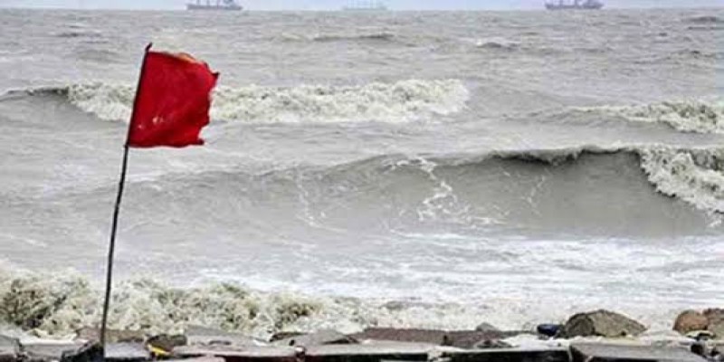 দেশের সমুদ্র বন্দরসমূহে ৩ নম্বর সতর্কতা সংকেত॥