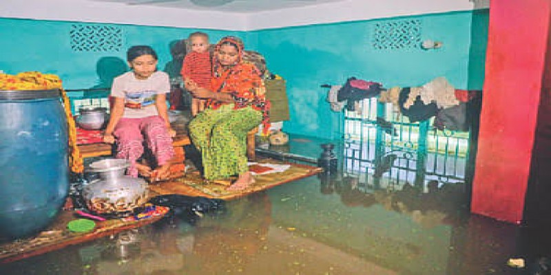 ৭ মাসে ১০ বার ডুবল বন্দরনগরী চট্টগ্রাম॥ জলাবদ্ধতার স্থায়ী সমাধান চায় নগরবাসি