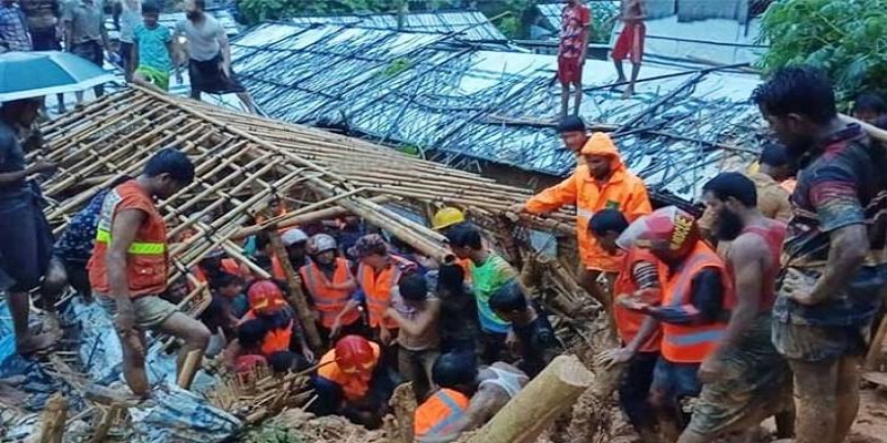 কক্সবাজারে পাহাড় ধস॥ মা-মেয়েসহ নিহত ৫