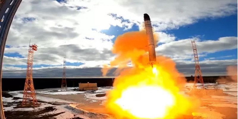 বিশ্বের যেকোন প্রান্তে হামলায় সক্ষম পারমাণবিক মিসাইল ‘সারমাট’ মোতায়েন করল রাশিয়া॥