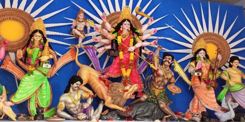 শুক্রবার মহা ষষ্ঠীঃ শারদীয় দুর্গোৎসব শুরু
