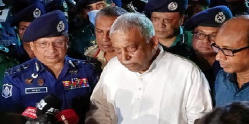 পুলিশ কনস্টেবলকে কুপিয়ে হত্যা করেছে ছাত্রদল নেতাঃ স্বরাষ্ট্রমন্ত্রী
