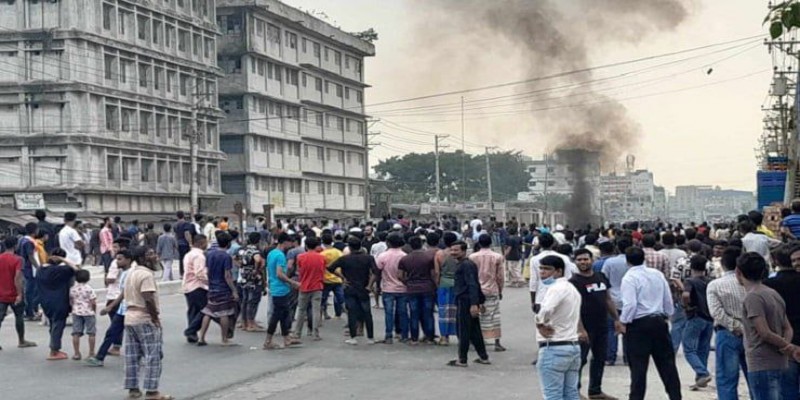 গাজীপুরে শ্রমিকদের সঙ্গে পুলিশের দফায় দফায় সংঘর্ষ
