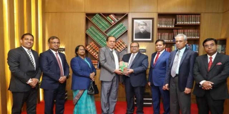 প্রধান বিচারপতির সঙ্গে সাক্ষাৎ সিইসির॥