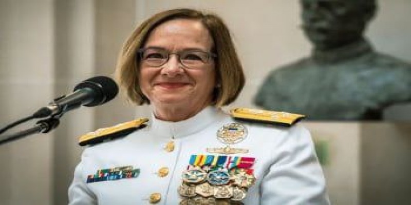 মার্কিন নৌবাহিনীর নেতৃত্ব লিসা ফ্র্যানকেতি