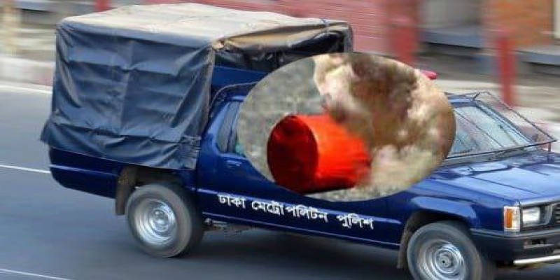 উত্তরায় পুলিশের টহল গাড়িতে ককটেল নিক্ষেপ