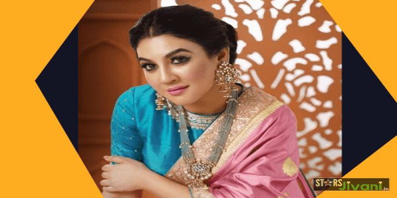 কলকাতার ফিল্ম ইন্ডাস্ট্রিতেও নিয়মিত জয়া আহসান
