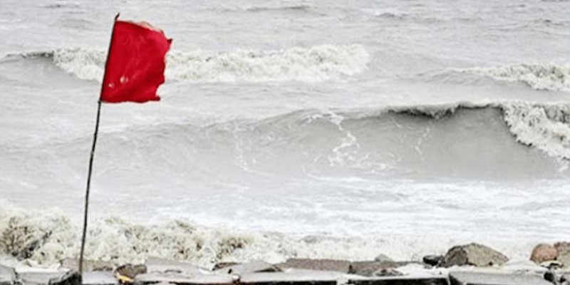 সমুদ্র বন্দরকে ১ নম্বর দূরবর্তী সতর্ক সংকেত