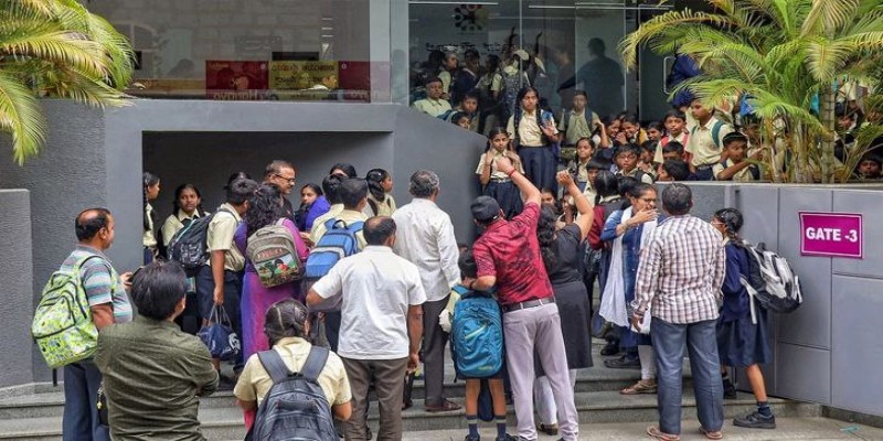 ভারতের বেঙ্গালুরুর ৪৪টি স্কুলে বোমা হামলার হুমকি