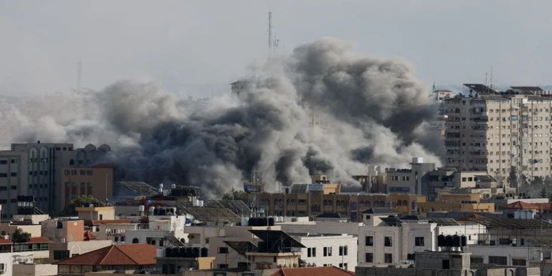 গাজার শরণার্থী শিবিরে ইসরাইলি হামলায় নিহত ১০ জন