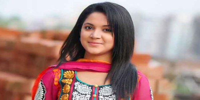 অভিনেত্রী ঊর্মিলা শ্রাবন্তী কর সিঁড়ি থেকে পড়ে আহত