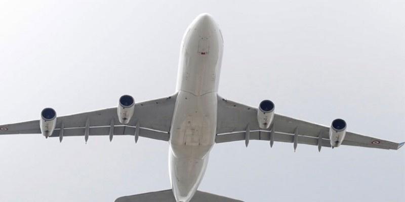 ভারতীয় যাত্রীবাহী প্লেন আটকে দিলো ফ্রান্স