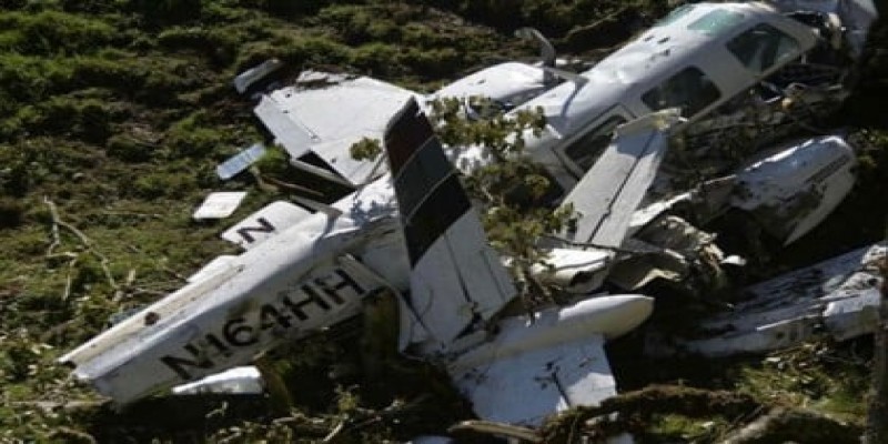 ব্রাজিলে মাঝ-আকাশ থেকে ভেঙে পড়ল প্লেন॥