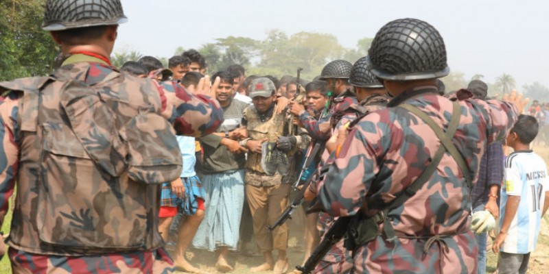 বাংলাদেশে আশ্রয়নেয়া সেনাসহ ২৮৮ মিয়ানমার নাগরিককে ফেরত পাঠাল বিজিবি॥