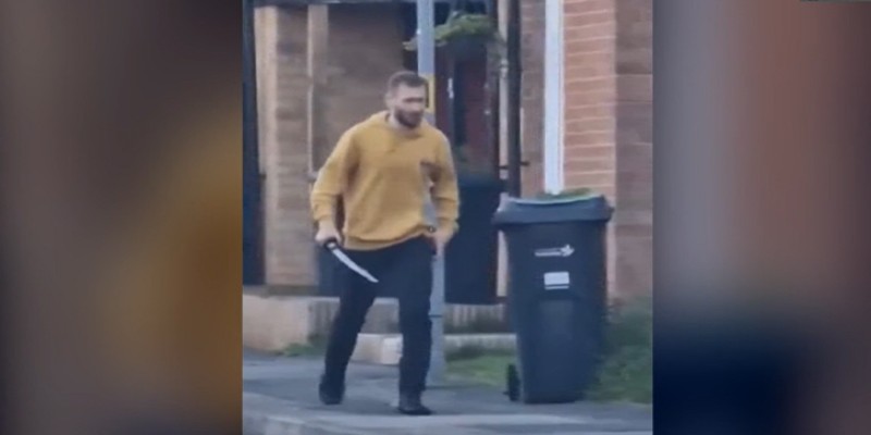 লন্ডনের রাস্তায় তলোয়ার নিয়ে হামলা॥ কিশোর নিহত-পুলিশসহ আহত ৫