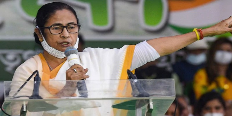 প্রয়োজনে ফুটপাতে কথা বলব-তবু রাজভবনে যাবো না॥ পশ্চিমবঙ্গ রাজ্যপালের পদত্যাগ দাবী মমতার