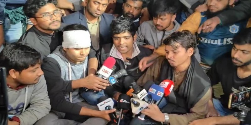 ঢাকা অচল করতে অবরোধের ঘোষণা ৭ কলেজের শিক্ষার্থীদের॥