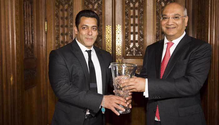 সমাজসেবামূলক কাজের জন্য গ্লোবাল ডাইভারসিটি অ্যাওয়ার্ড পেলেন বলিউড সুপারস্টার সালমান খান।।